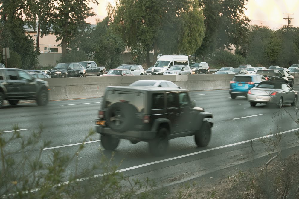 10/9 Kennesaw, GA – Car Crash on I-75 Near Wade Green Rd Leads to Injuries